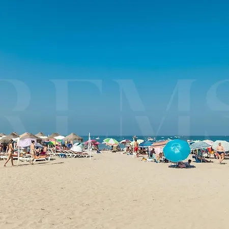 아파트 Relaxing With Terrace & Bbq Rems *